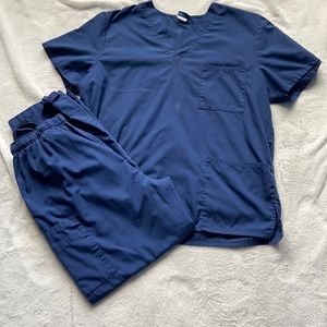 Cherokee Men’s L scrub set.